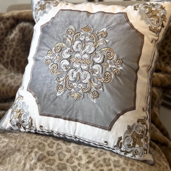 Elegant Gray, White, and Gold Crest Pillow with Form - Picture 2 of 4